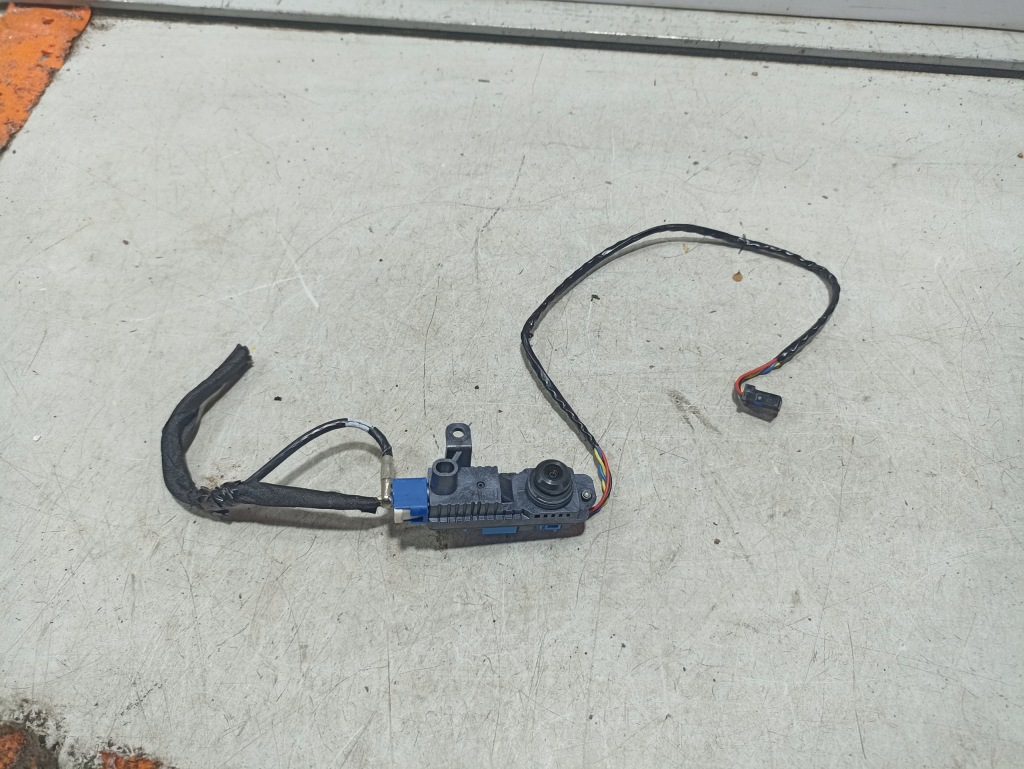 Купити Tesla model 3 камера права 1100619-00-c