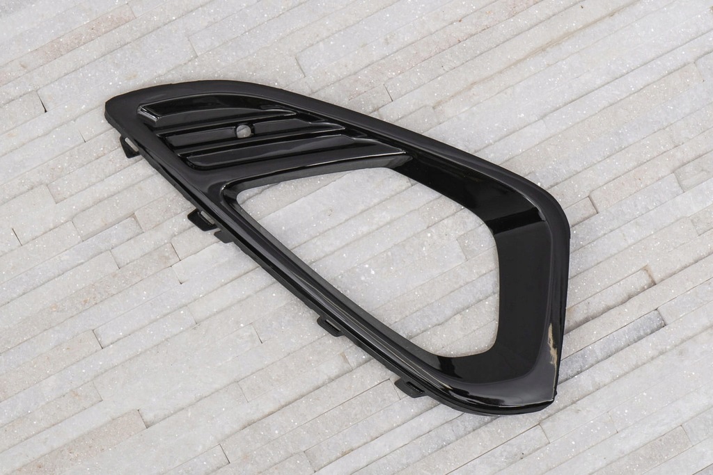 фото №12, Ford fiesta mk8 решётка бампера правая h1bb15a216a1