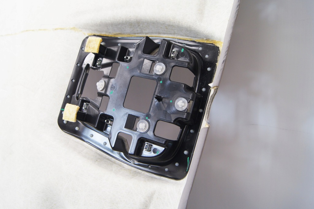 фото №8, Потолок светлая серая alfa romeo giulia 2.0 18r