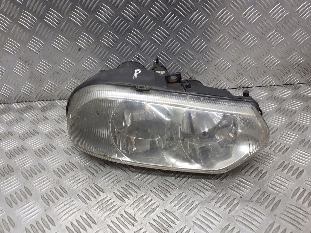 Купити Лампа права передня alfa romeo 156 європа