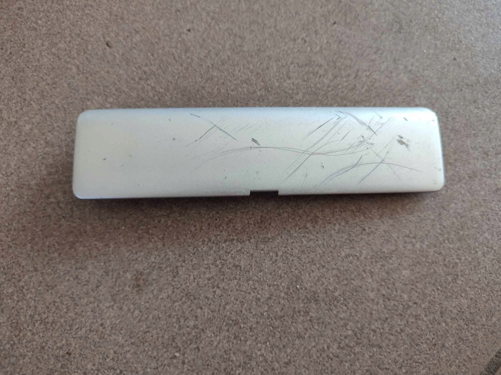 Купити Заглушка рейлінг перед avensis t27 універсал