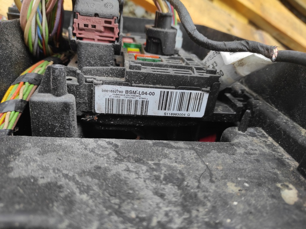 фото №8, Коробка запобіжників модуль bsm l04 citroen peugeot 9661682780
