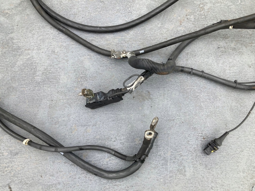 фото №4, Mercedes actros mp4 провода кабели аккумуляторов