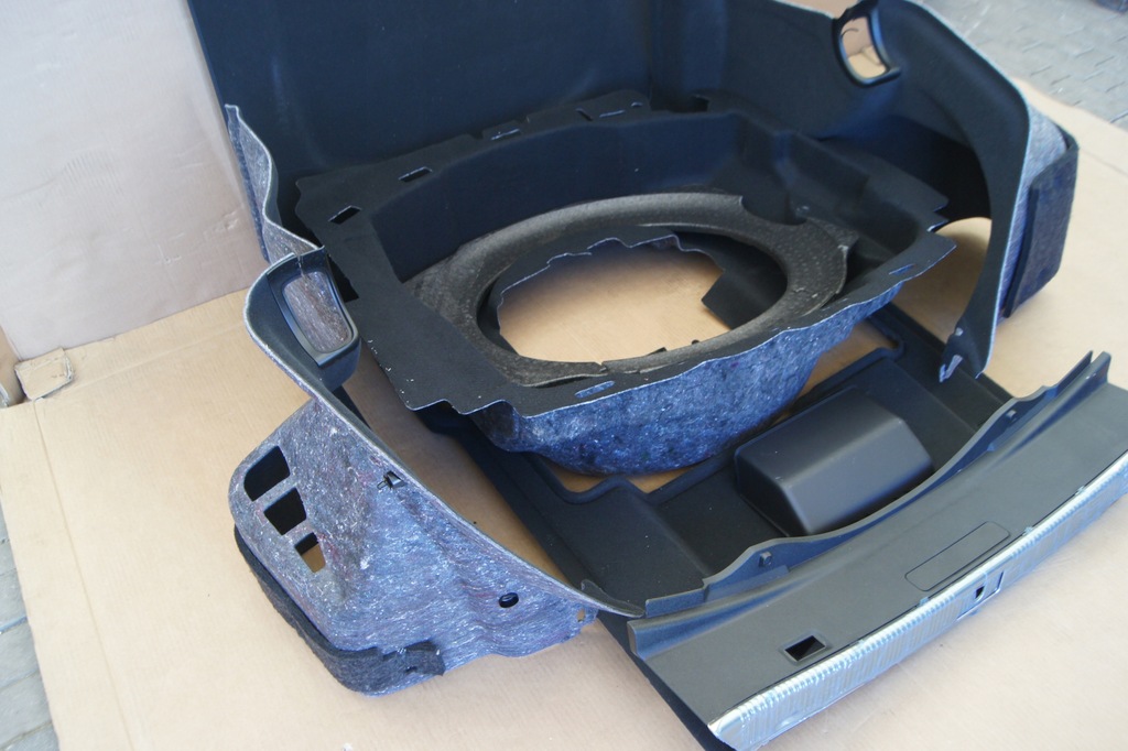 фото №4, Gd audi a8 s8 4h0 оббивка салон багажника