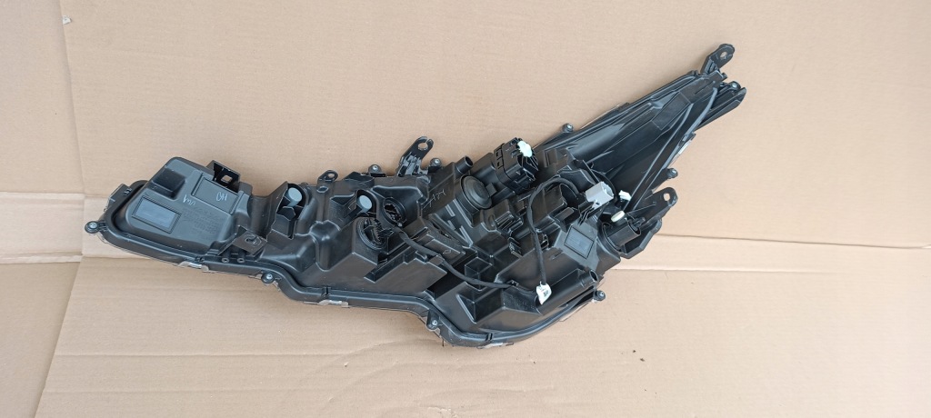 фото №13, Лампа перед передняя правая toyota corolla e21 18-23rok 81110-02s70 оригинал