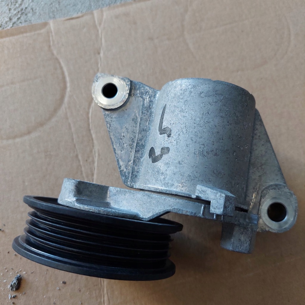 фото №3, Ford mondeo mk5 fusion натяжитель ремень ролик