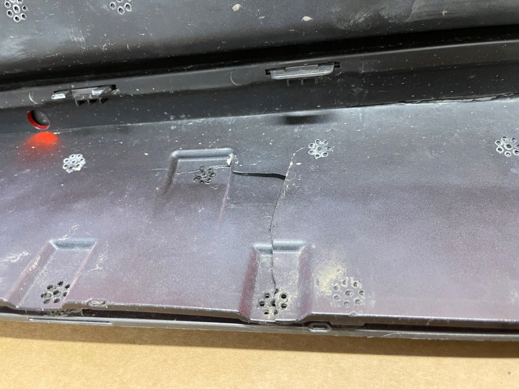 фото №8, Alfa romeo stelvio молдинг поріг права 60930880 18073257