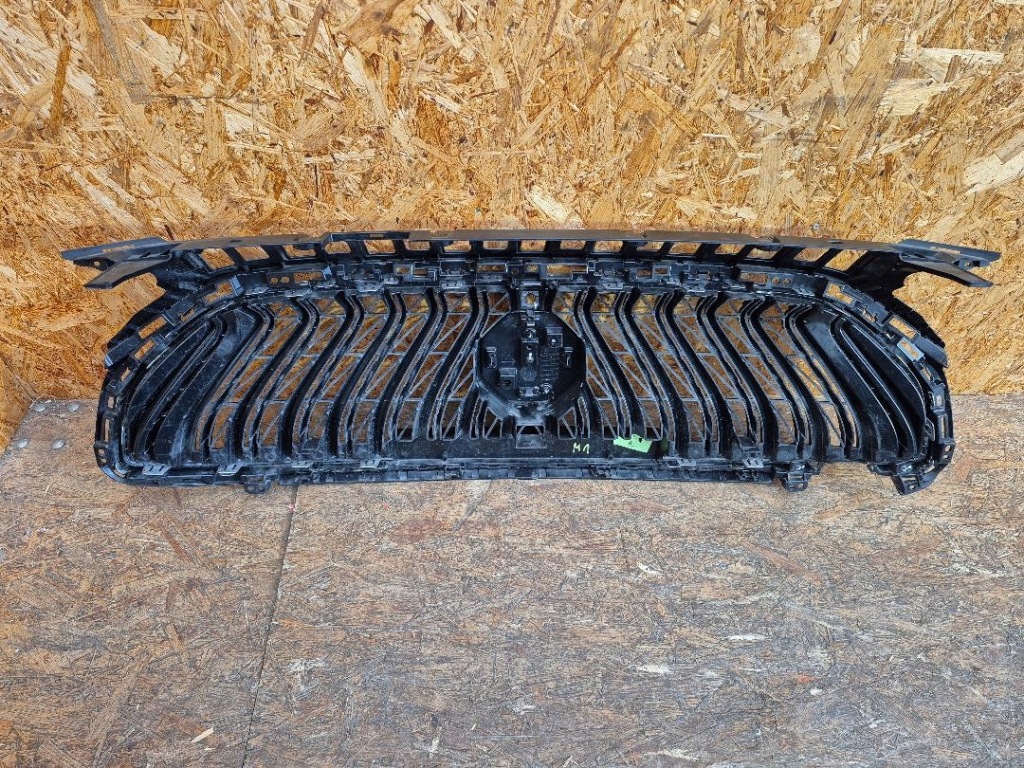 Решётка радиатора решётка радиатора mg hs рестайлинг  10947220 в Украине