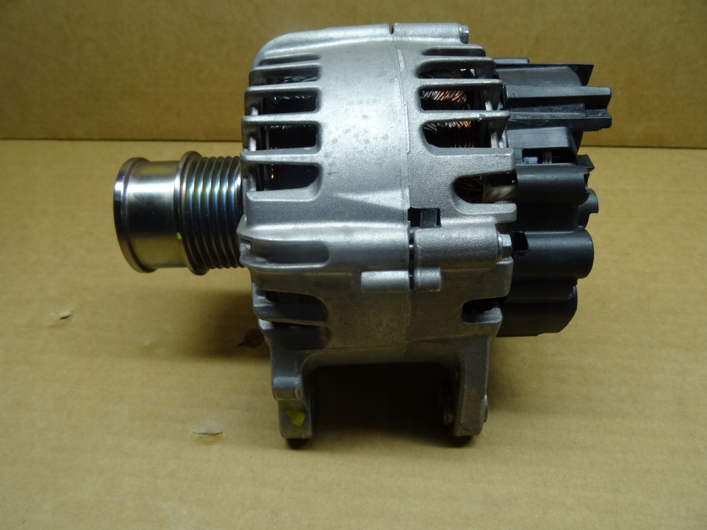 Audi a1 q2 1,0-1,4 tfsi генератор 110a 04e903015 Доставка