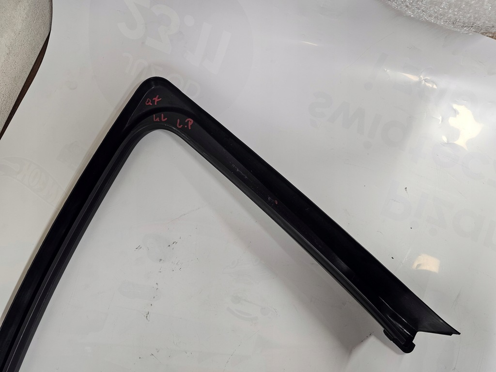 фото №9, Audi q7 4l 07r рамка захист внутрішня двері ліва перед 4l0867609