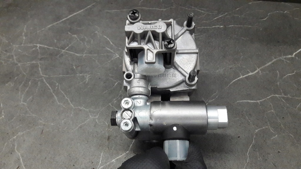 4802070010 4421977102 клапан релейний ebs wabco nowa Ціна