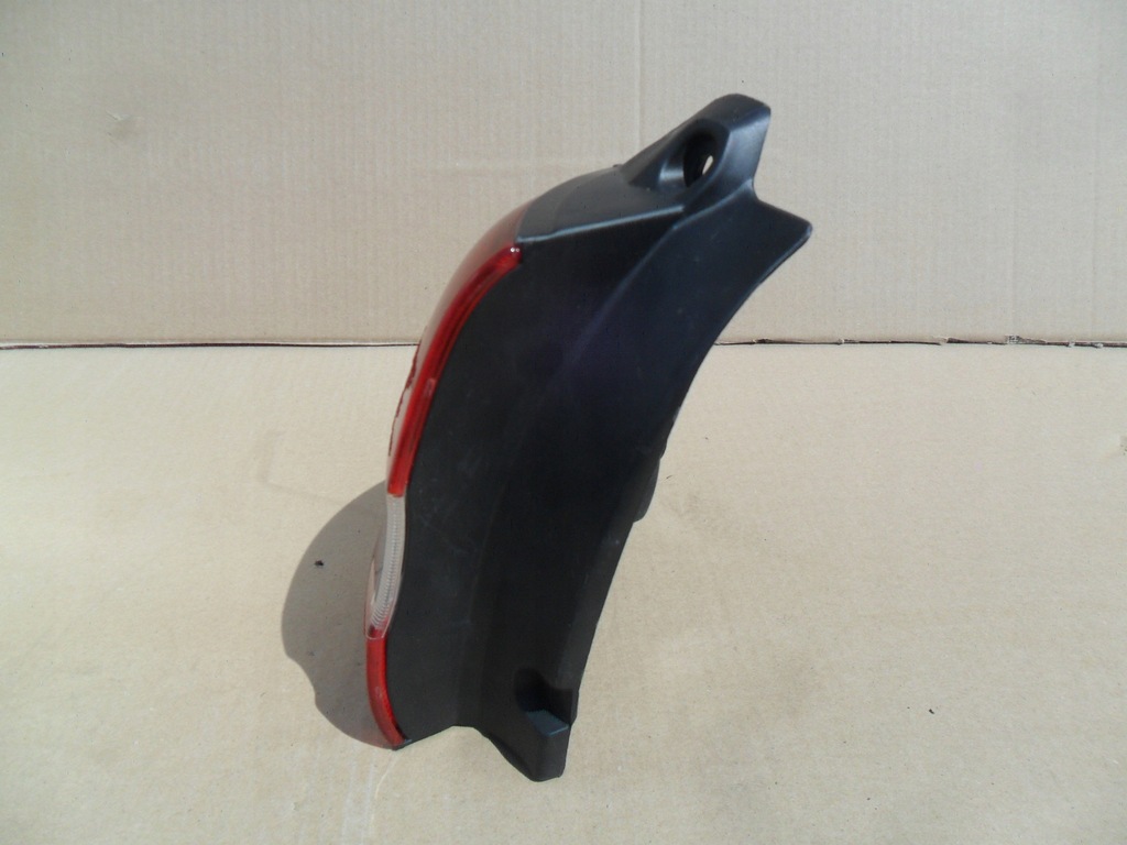 фото №10, Suzuki baleno combi 2000-2002 лампа задня права