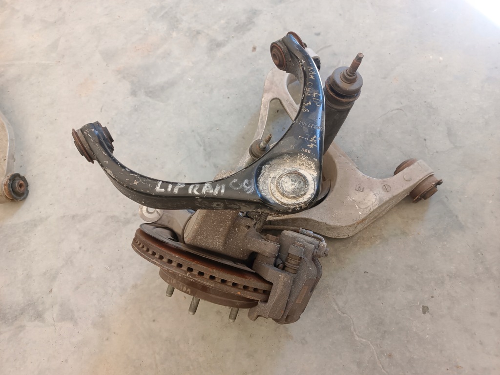 фото №10, Ram 09- правый левый перед поворотный кулак амортизатор 4x2