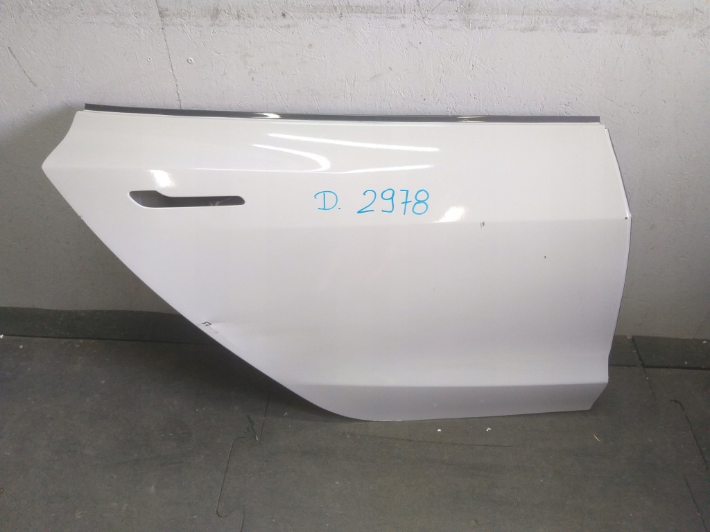 Купить Дверь задняя правое  tesla 3 3