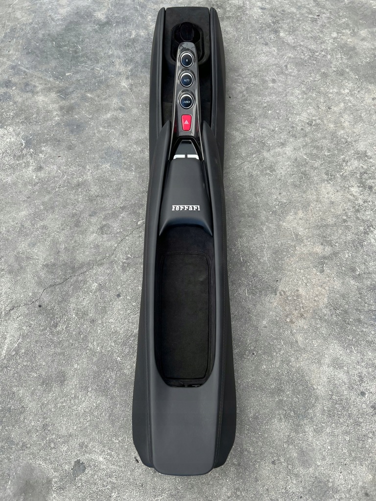 фото №1, Ferrari f8 tributo подлокотник туннель средний