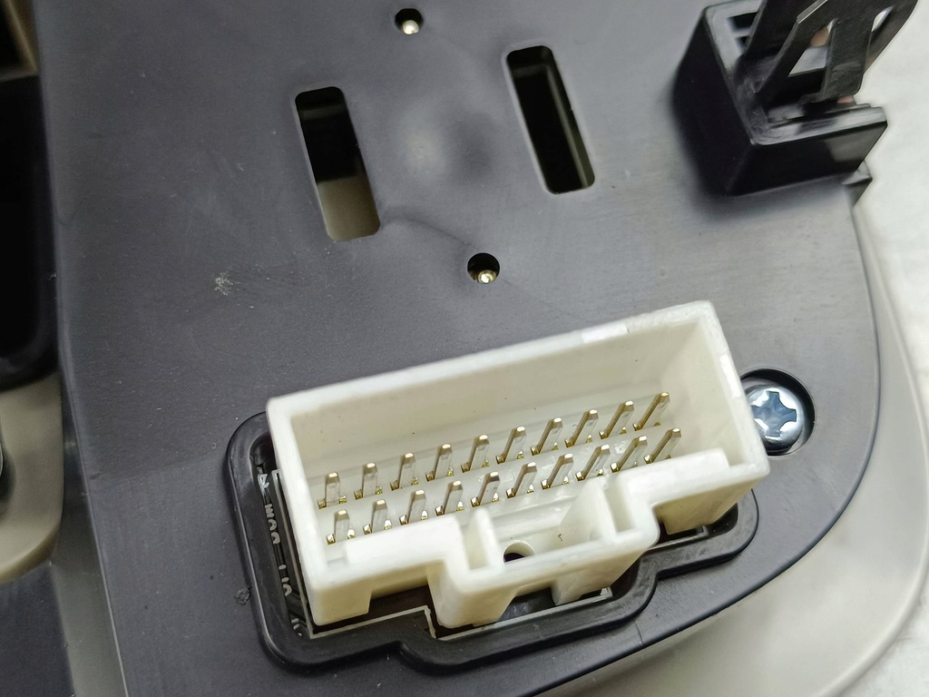 фото №6, 2021 ssangyong korando бардачок na накладки на фари 7767034000