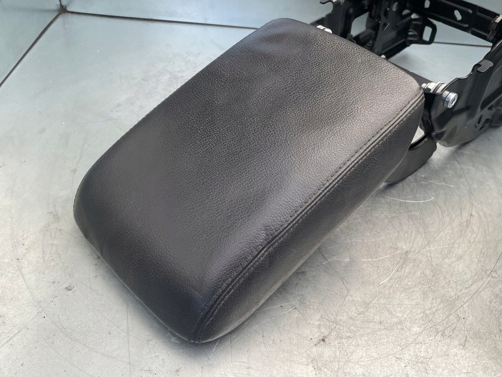 фото №4, Audi a5 8t coupe sportback a4 b8 підлокітник шкіряний + каркас