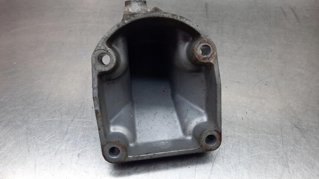 фото №7, Кронштейн двигуна a1112231604 mercedes w203 2.0k 163km