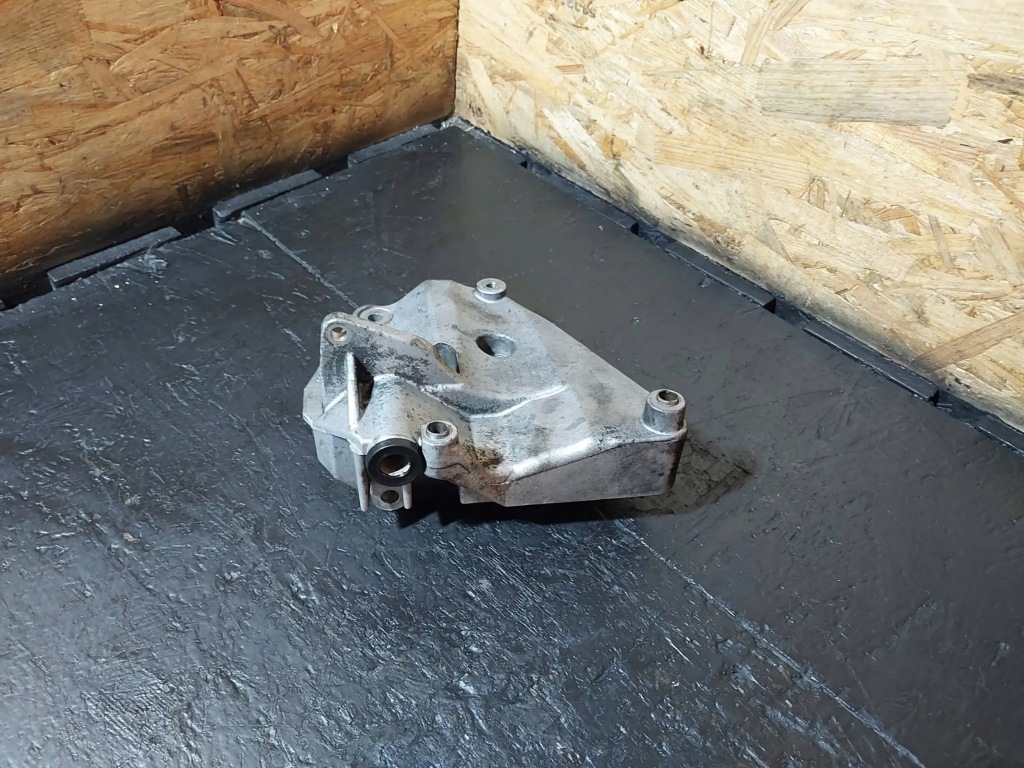 Кронштейн / кронштейн компресора кондиціонера bmw 3 e46 320d m47d20 136 2247388 Доставка