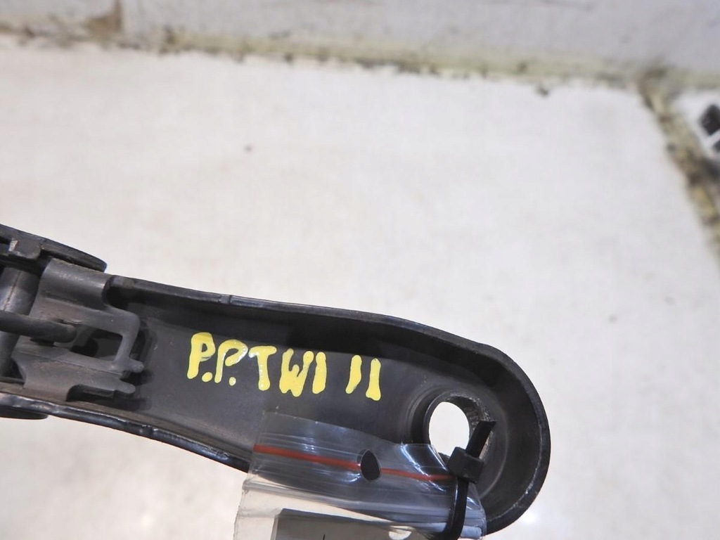 фото №2, Рычаг дворники правое renault twingo ii 8200725625c