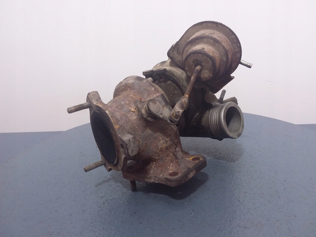 Volvo v40 1.9t 200 km turbo компрессор 8290275 Оригинал