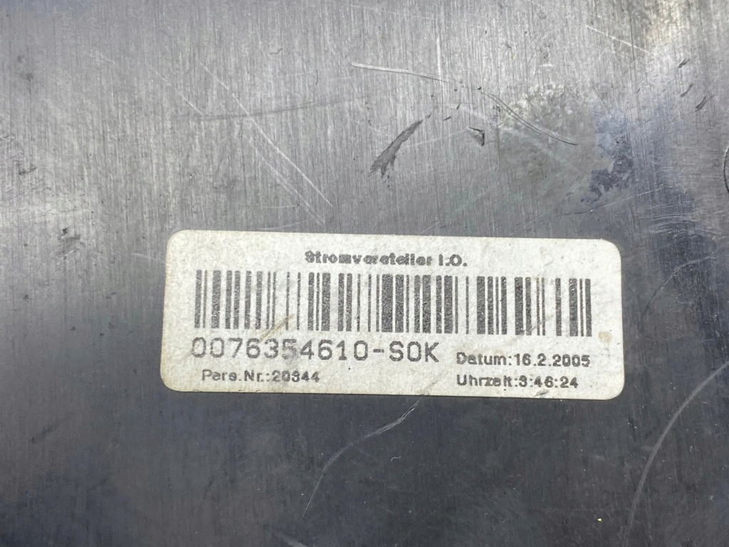 Bmw x3 e83 2005 рамка / модуль запобіжників Доставка