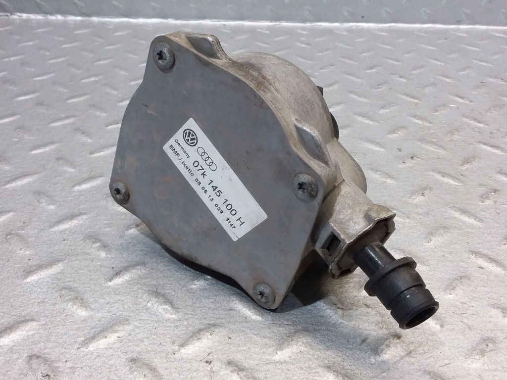 Насос вакуумa вакуумный volkswagen passat b7 usa 07k145100h в Украине