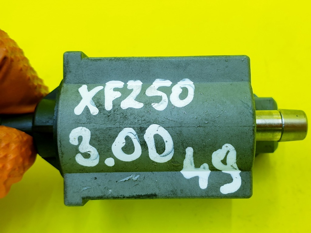 фото №7, Клапан вакуумa xf250 xj rrs 3.0 d 306dt