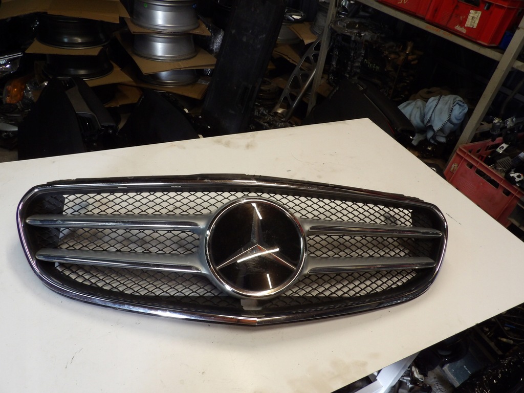 фото №1, Решётка радиатора решётка радиатора mercedes w212 lift