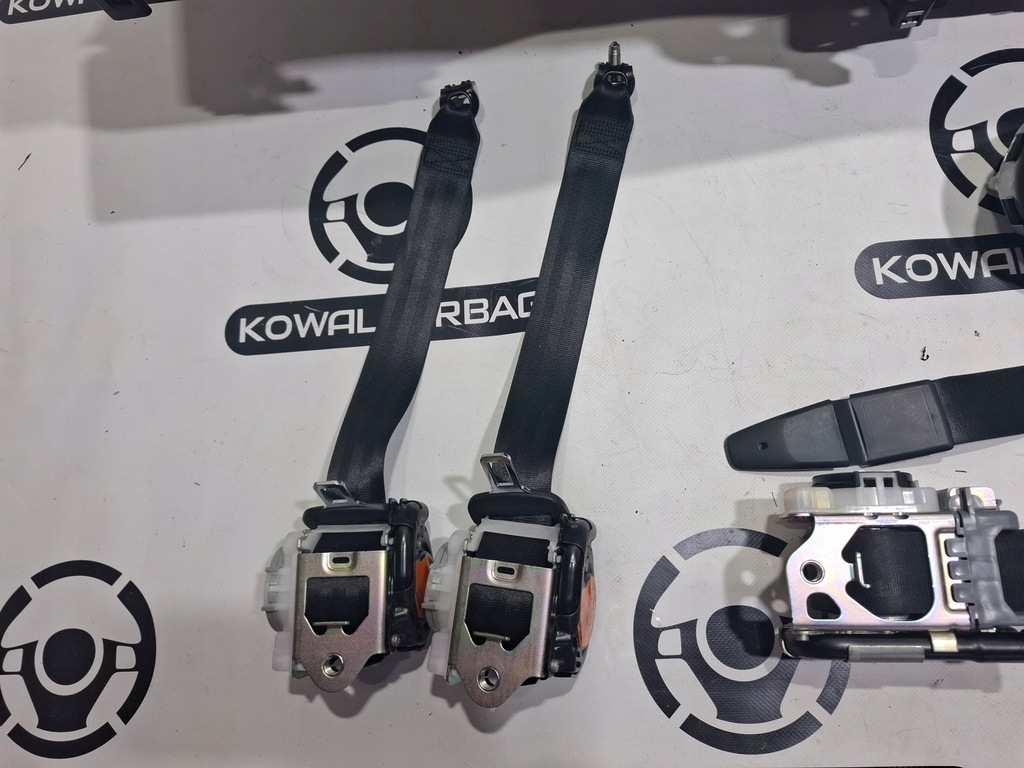 фото №5, Porsche macan 95b przed lift гумовий елемент панель приладів консоль подушка безпеки ремені oryg демонтаж