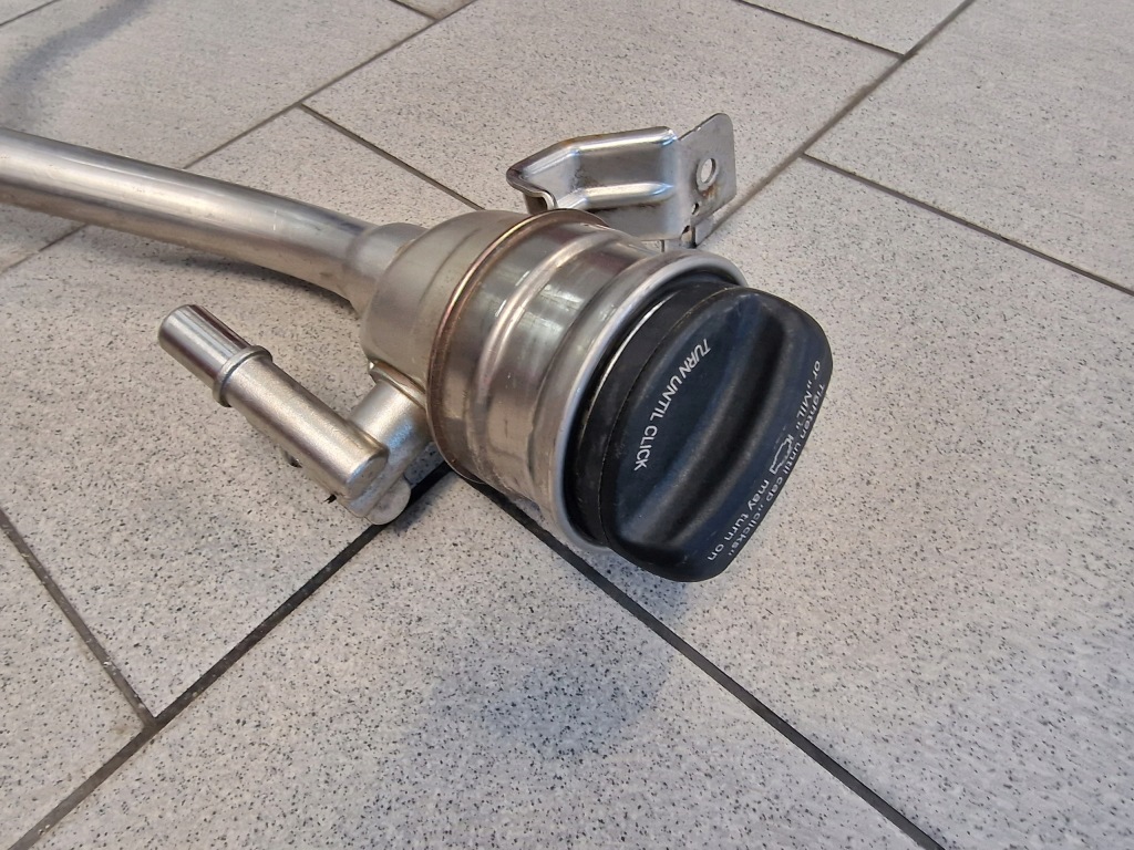 Bmw f30 f31 m3 f80 заливна горловина труба шланг пального 7483168 в Україні