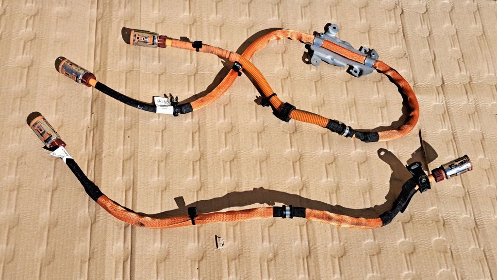 фото №1, Mercedes eqa h243 - кабель шланг wysokiego напряжения