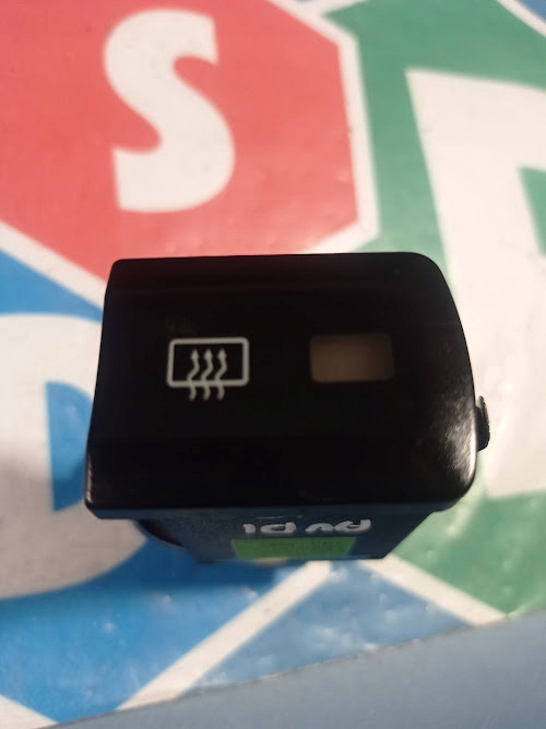 фото №5, Выключатель кнопка подогрев стекло audi a3 8l0941503a