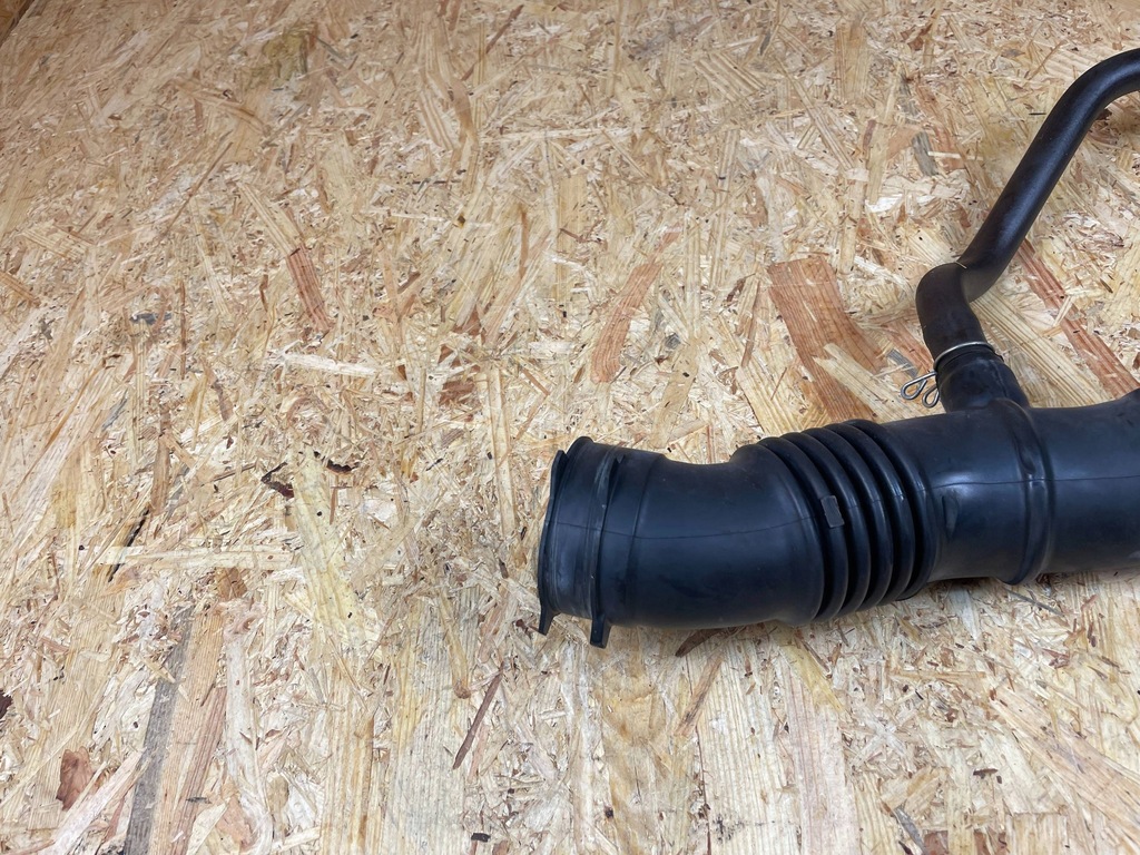 фото №9, Труба шланг wąż повітря toyota yaris iv cross p21 17880-k0040 2020-