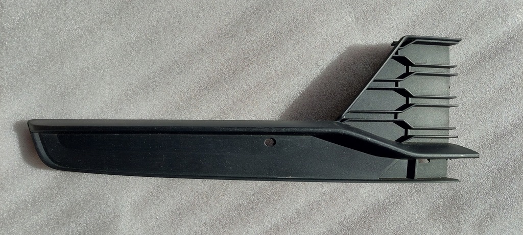 фото №1, Skoda rapid решётка бампера правая перед 5ja807682a