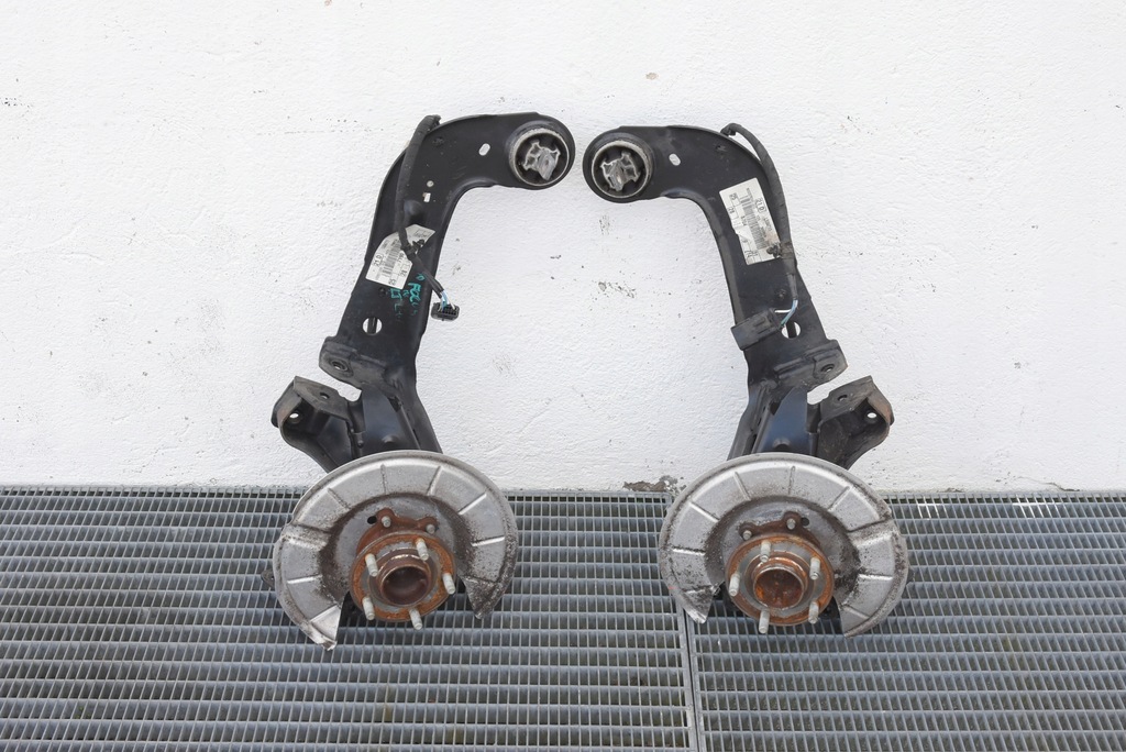 фото №10, Ford focus iv mk4 kombi поворотний кулак ступиця права задня + важіль