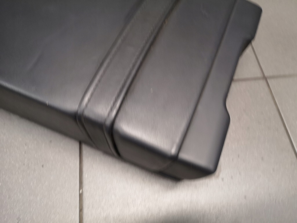 фото №7, Підлокітник сидіння задня чорний audi a8 d3