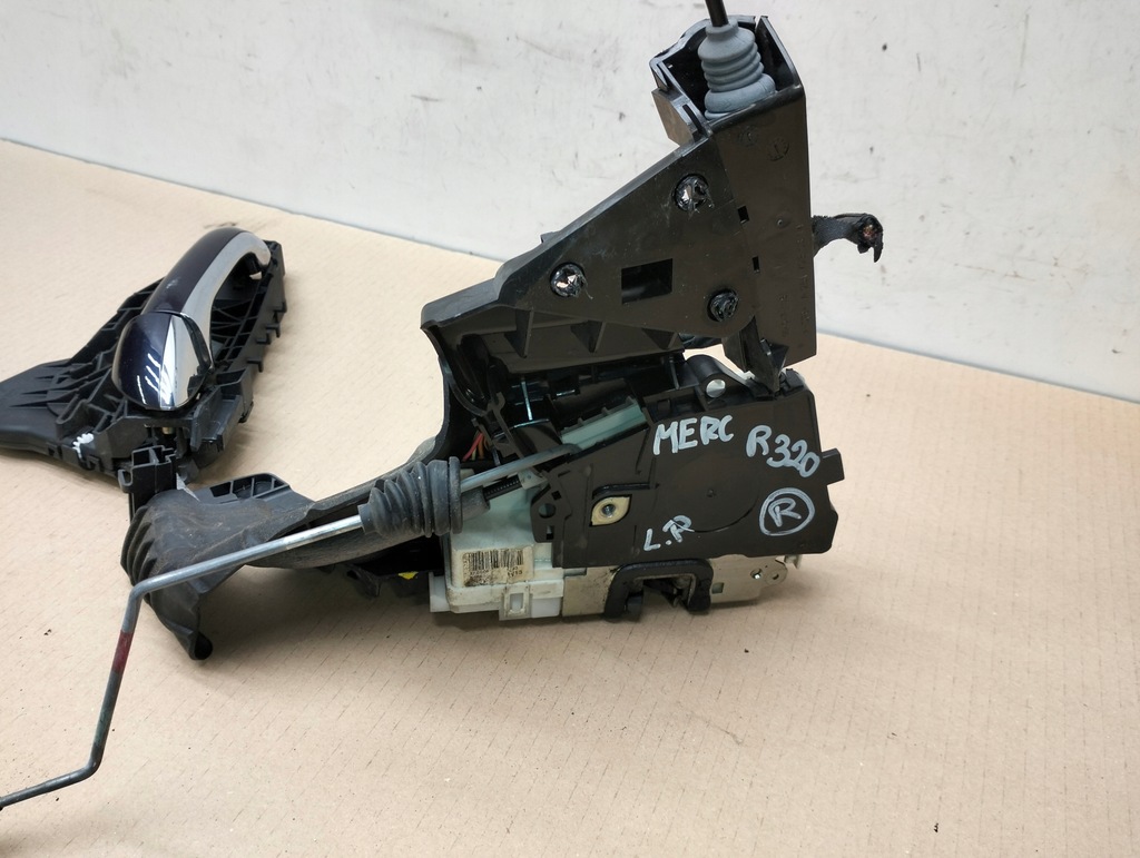 фото №2, Замок двері лівий перед mercedes r-klasa w251 4 pin uk