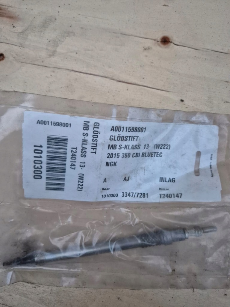 Купити Оригінальний номер mercedes свічка розжарювання a0011598001