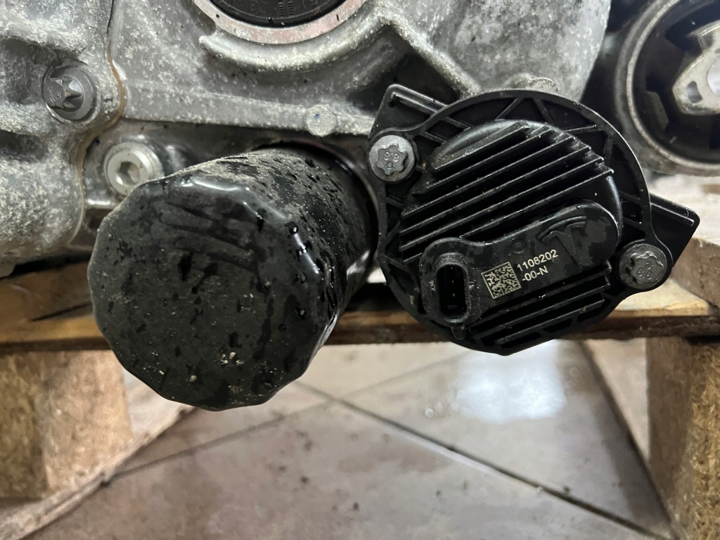 Tesla model y 20- awd long range двигатель электрический перед 3de 27 tyś! Киев