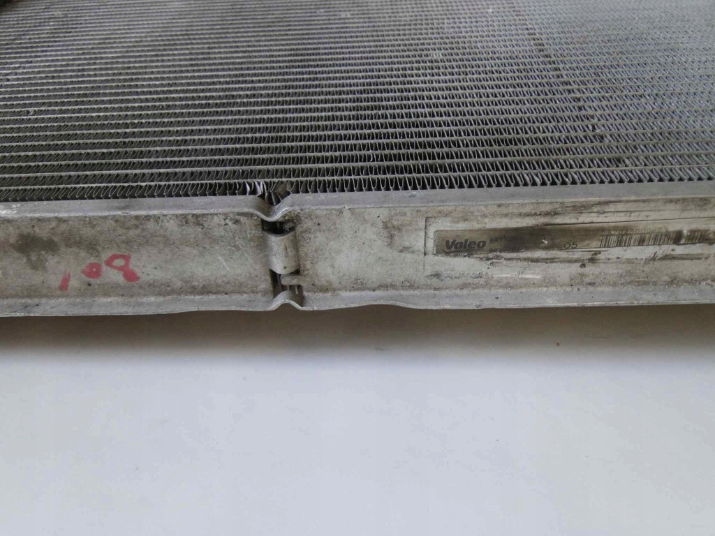 Mercedes c 63 amg w204 204 радіатор води в Україні