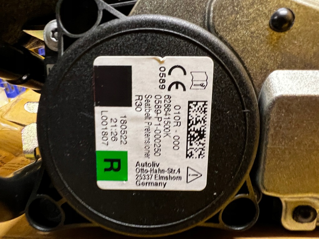 Купить Ремень безопасности перед передний левый  bmw x5 f15 x6 f16 новый oem