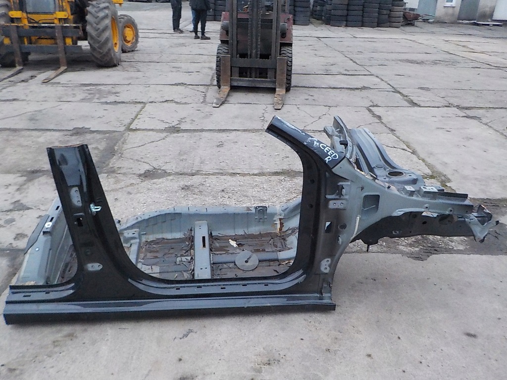 фото №1, Kia ceed 18- чверть перед передня права