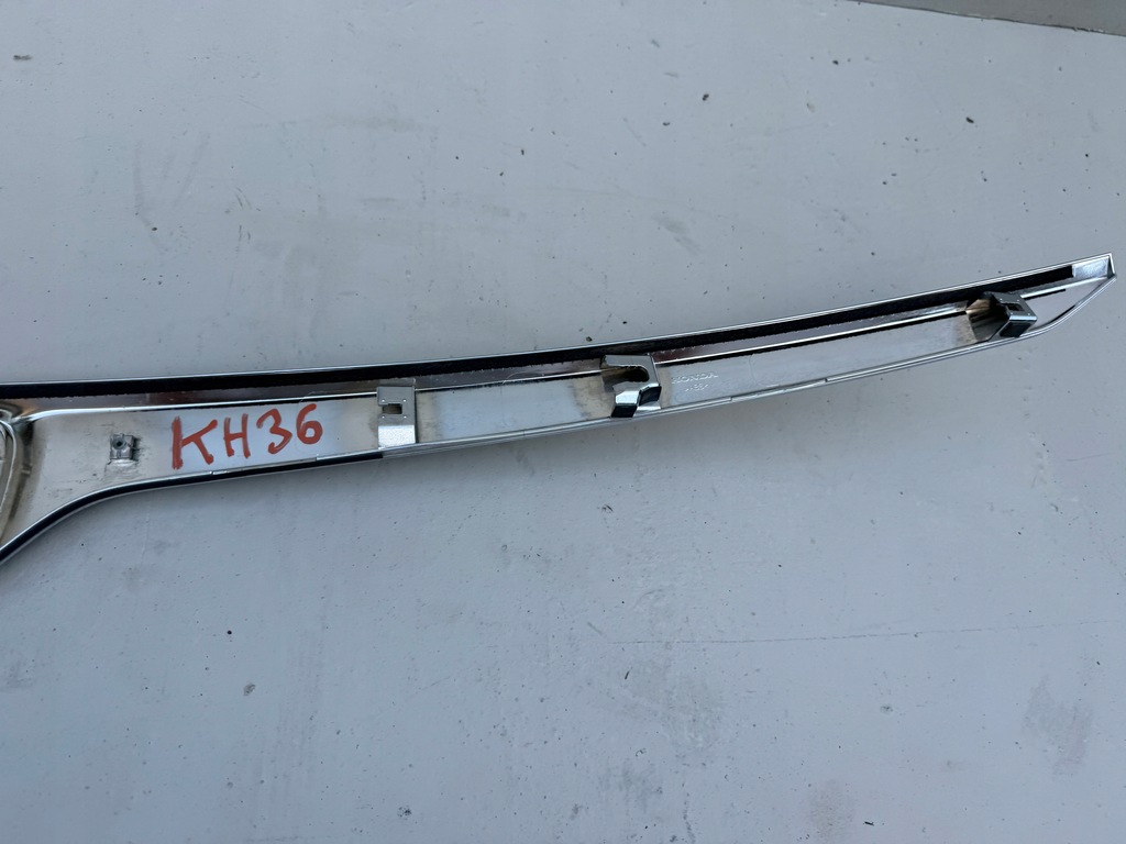 фото №12, Honda cr-v 5 v 17r- накладка молдинг крышки багажника задняя