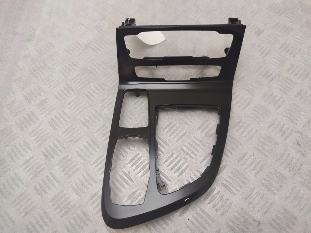 фото №1, Bmw 2 f46 панель кондиционера / отопления