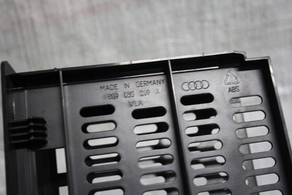 фото №4, Audi a4 b6 кронштейн кронштейн карман 8e9035209a