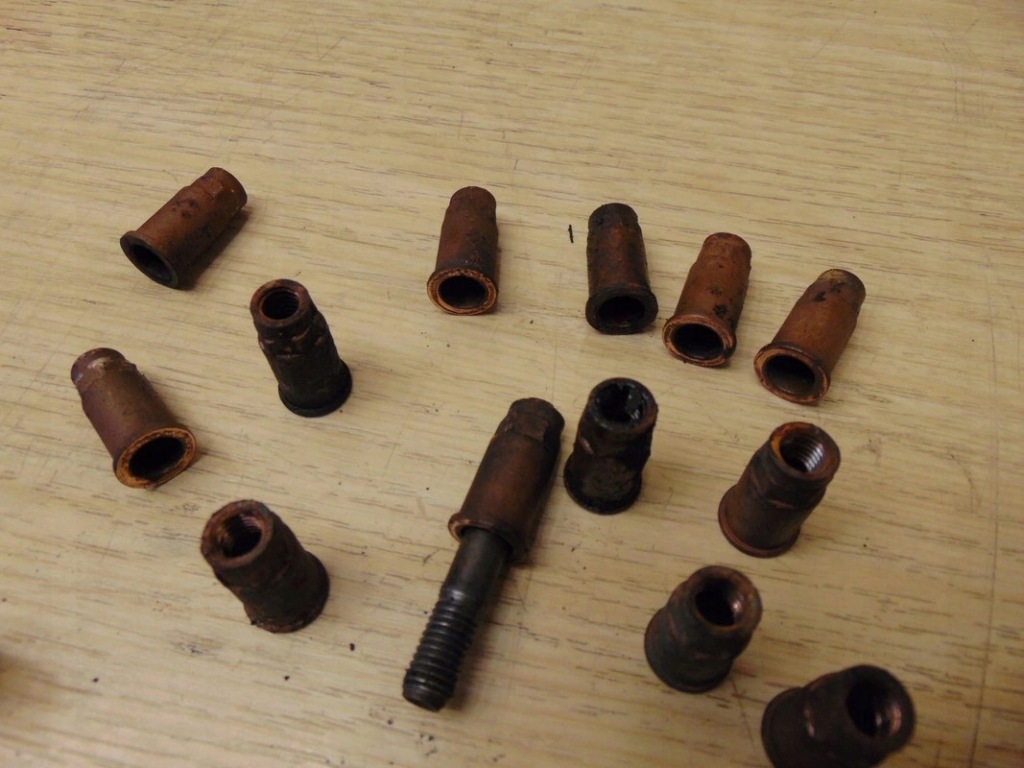 фото №5, Гайки коллектор выпускной audi q7 4.2 tdi btr