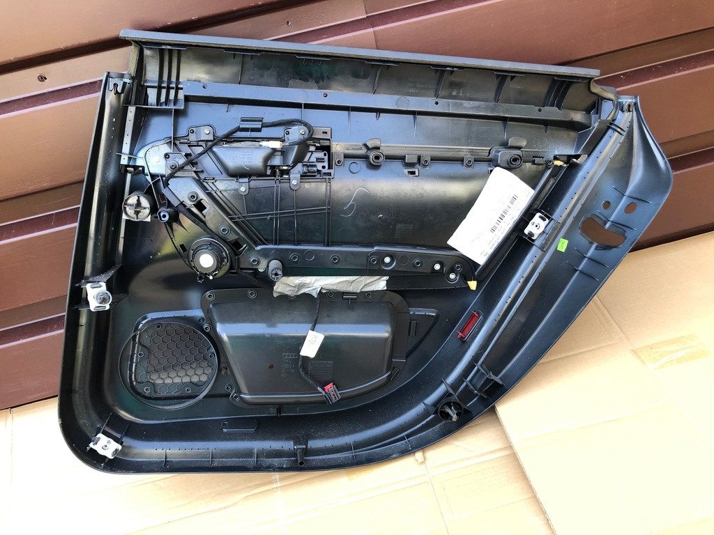 фото №4, Audi a6 c6 обшивка оббивка лівий задня 0231