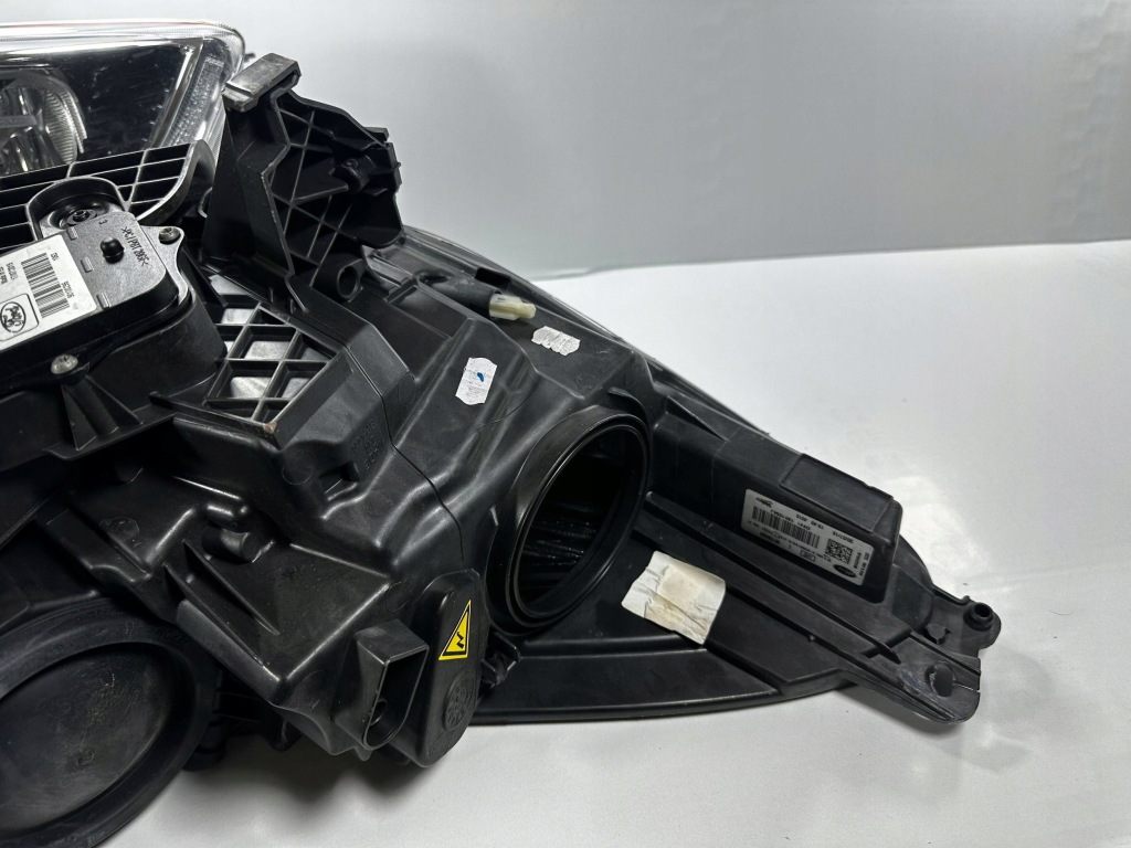 Kuga mk2 рестайлінг  фара ксенон led поворотний комплект gv41-13d155aj gv41-13d154aj Київ