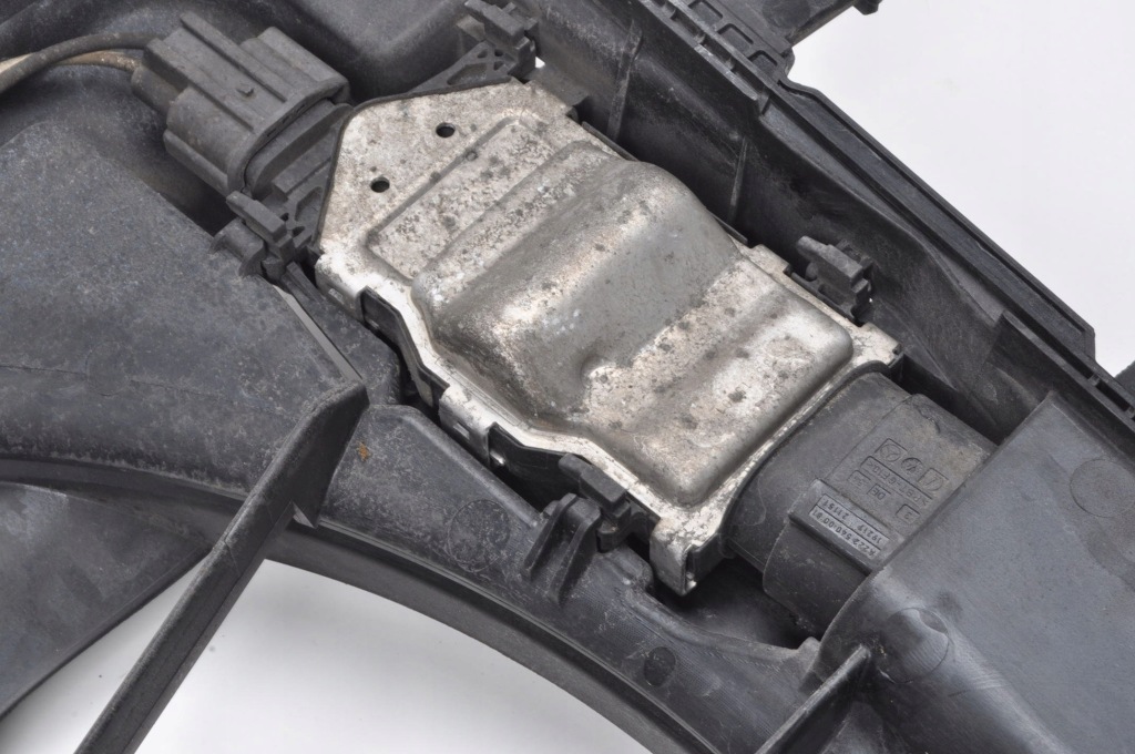 Mercedes w246 2.2 cdi вентилятор радиатора воды a2465000064 Недорого